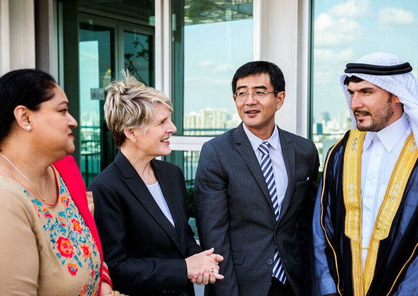 information on how to start a retail business in dubai